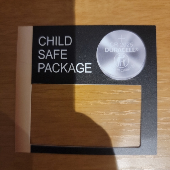 Duracell Display Flag and Tag Displays for Child Safety - Picture 6 of 7